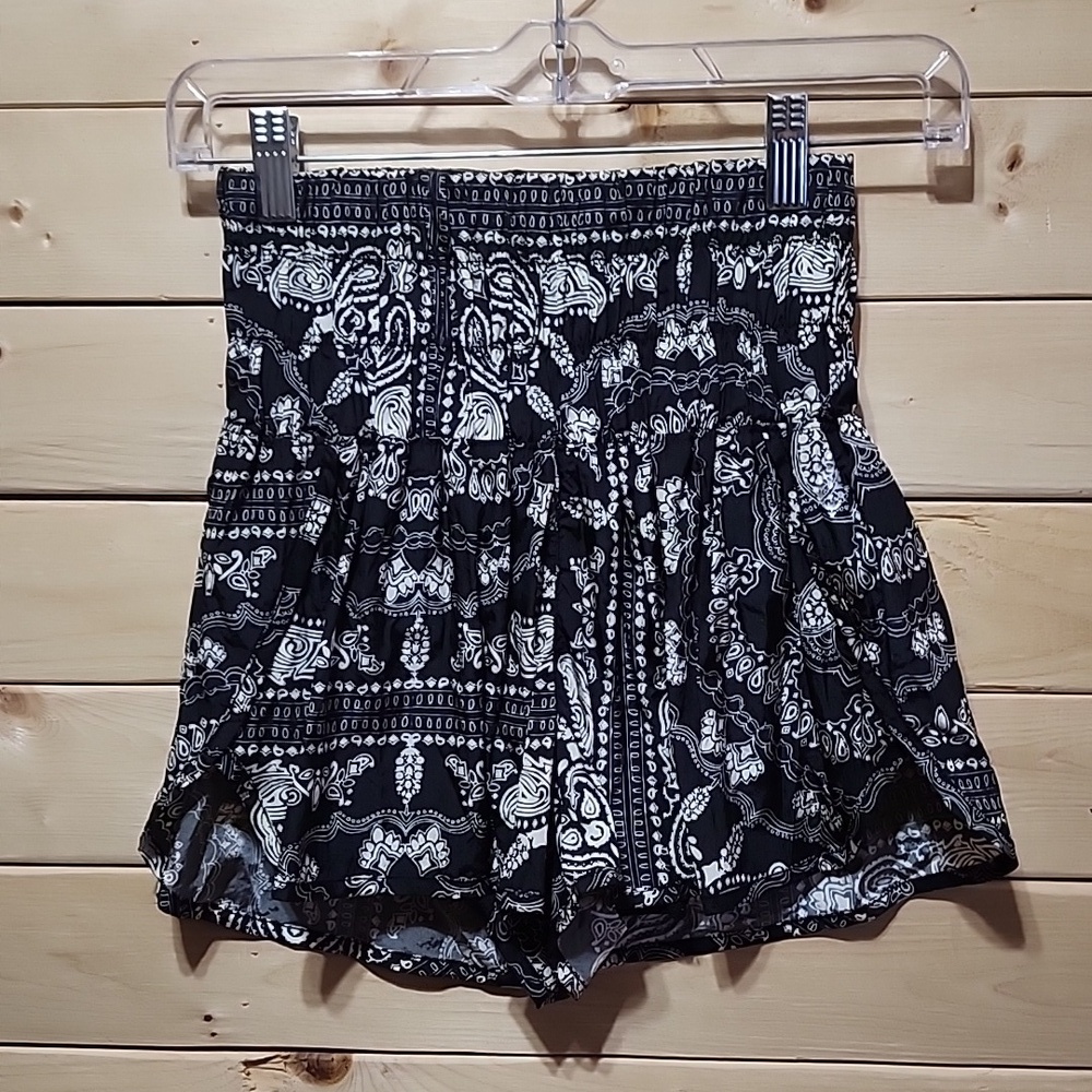 FP Movement By Free People Shorts Size XS High Waisted Paisley